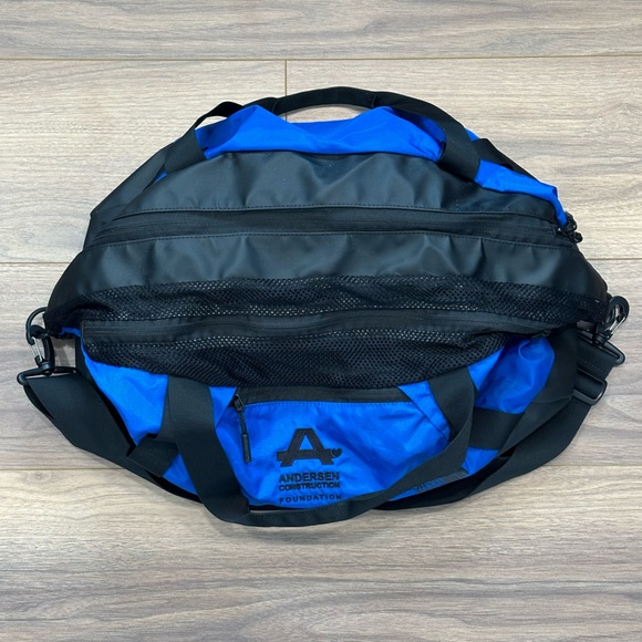 The North Face Apex Gym Duffle in Monster Blue/Black with Embroidered Logo - Picture 5 of 9